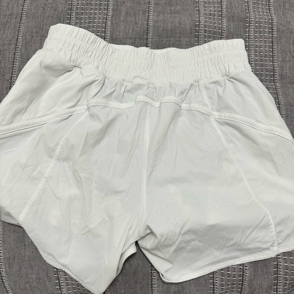 Lululemon Track That High Rise Lined Shorts 5” in White - Picture 3 of 3